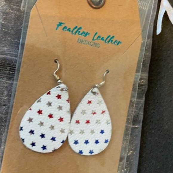Feather Leather Freedom Stars on White Leather Pierced Earrings 1 1/2" Long - Picture 1 of 3